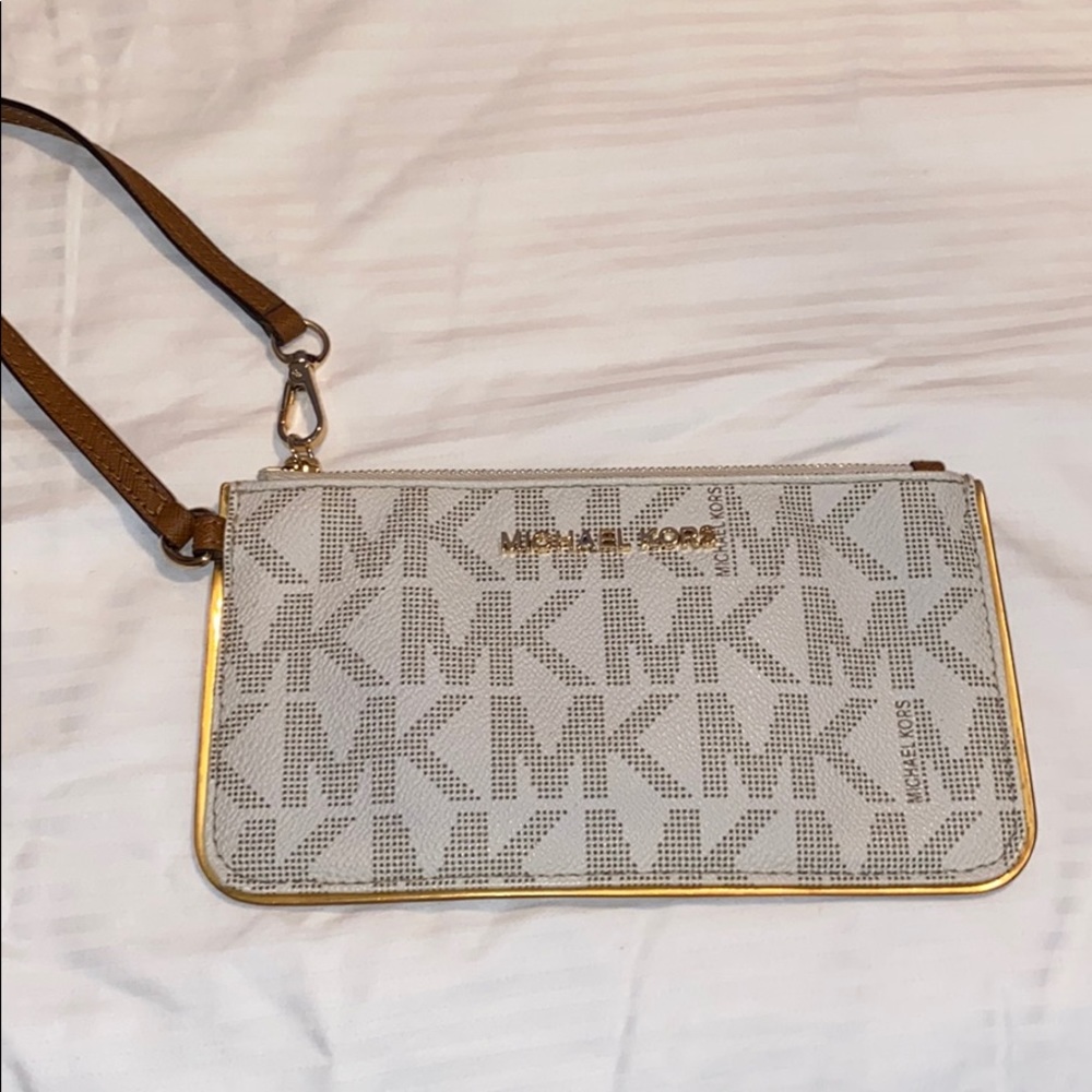 Micheal Kors wristlet